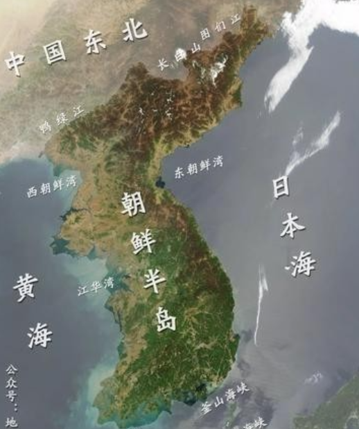 日本为什么忌惮朝鲜!第一,朝鲜境内没有日企,人家不稀罕。第二,朝鲜人也不用日本的东西,你在朝鲜也几乎看不见日货